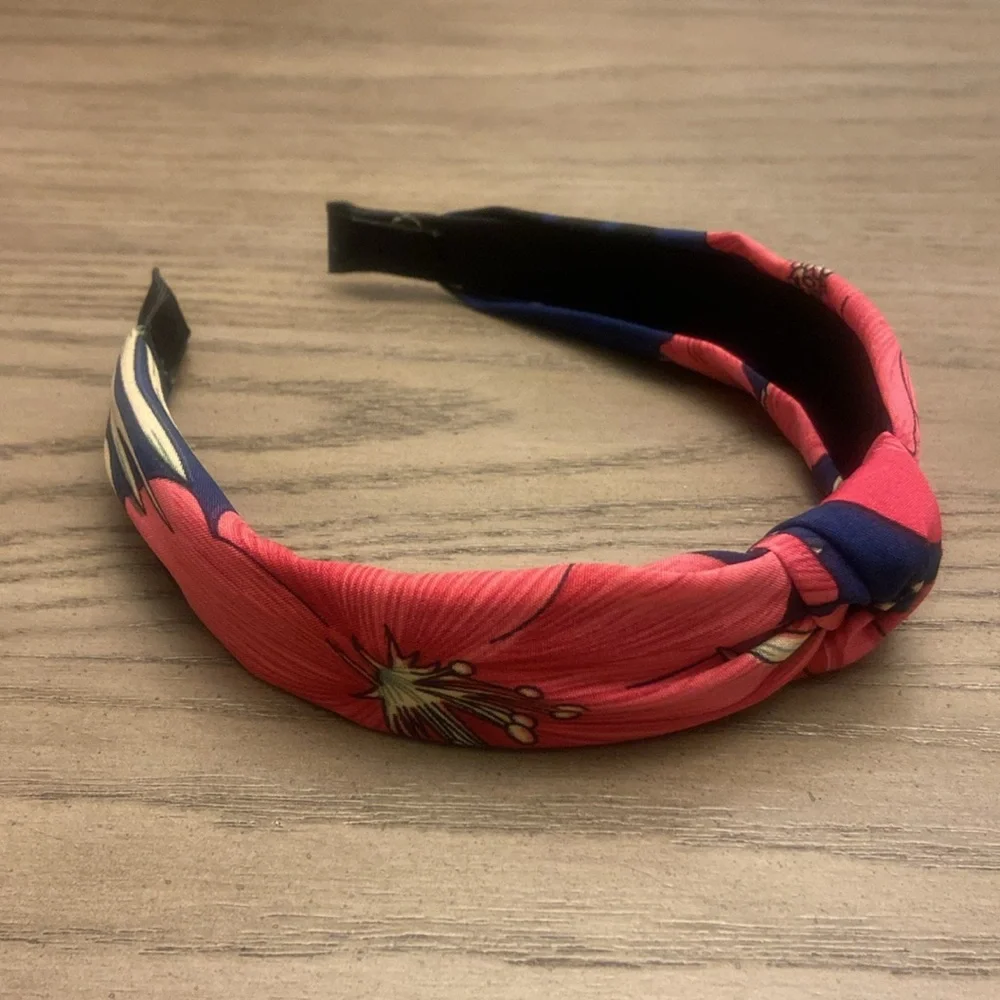 ⭐️ Pink & Navy Flower Print Knotted Hairband